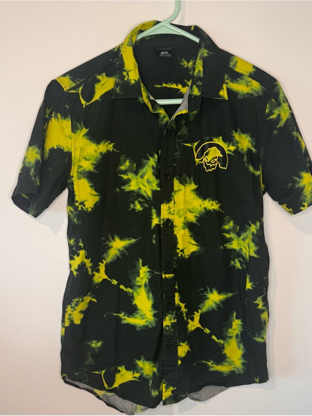 Disney Our Universe Oogie Boogie Tie Dye Button Up Shirt Men’s S Halloween